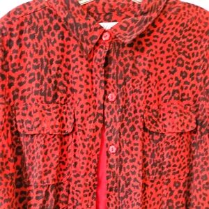 SIZE MEDIUM BEAUTIFUL RED & BLACK ANIMAL PRINT LONG-SLEEVED SHIRT.